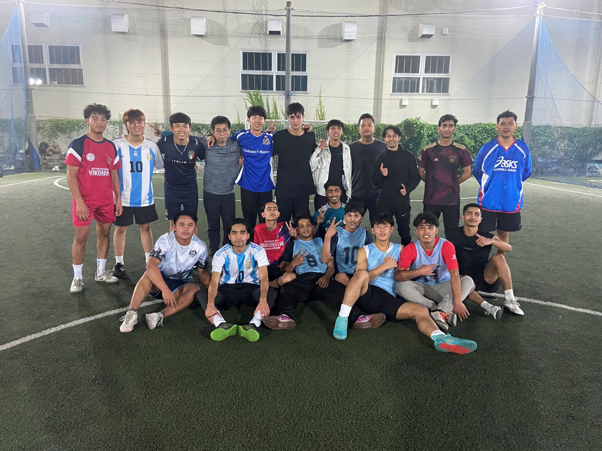 天寒地凍也要活力滿滿踢室內足球！